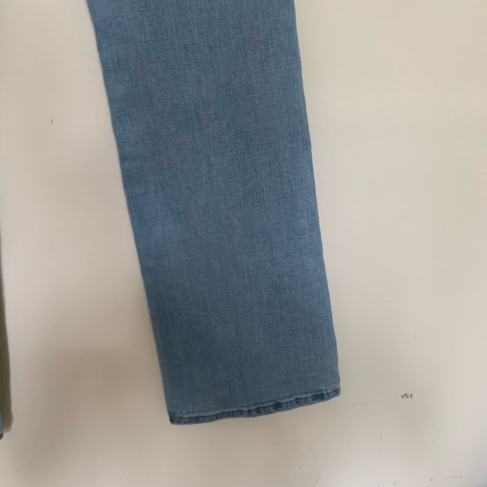 Levi’s Mid Rise Classic Bootcut Jeans - Picture 9 of 13
